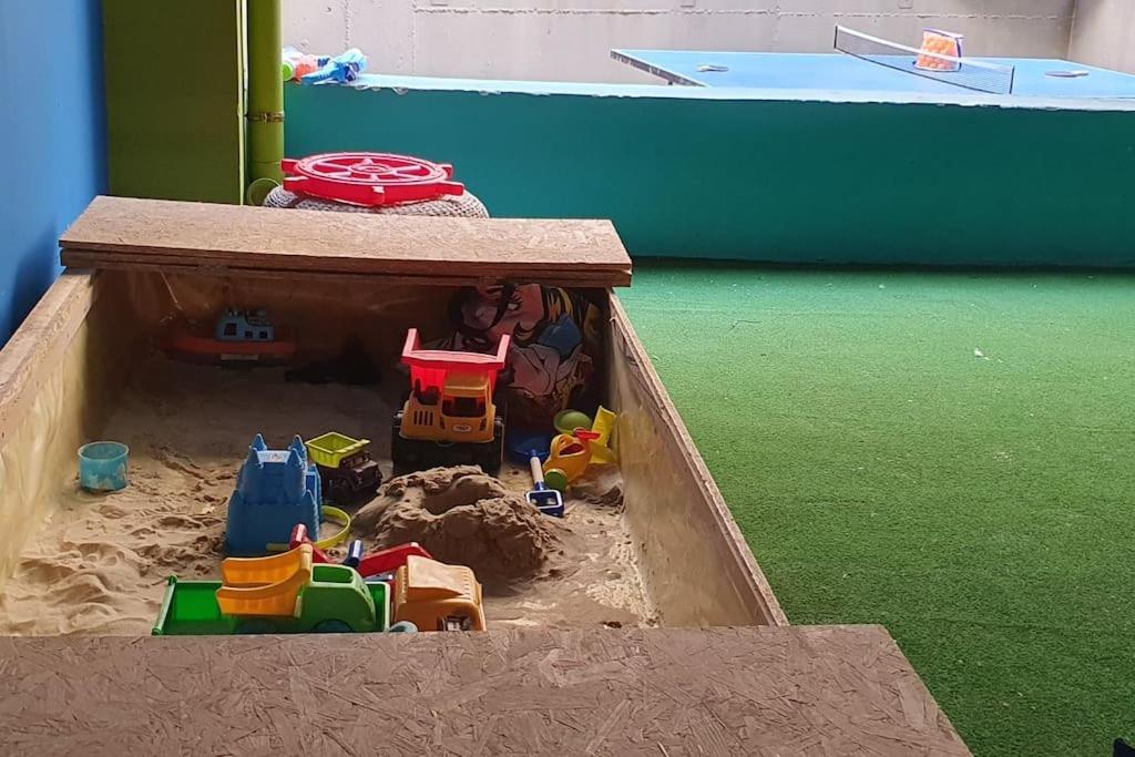 Central, Parking, Play Area, 1Km To The Sea Ираклио Екстериор снимка